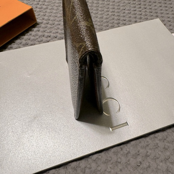 Authentic Louis Vuitton Monogram Multiple Wallet - Picture 6 of 7